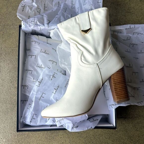 New Lulus Taryne White Pointed Toe Ankle Western Booties - Picture 1 of 8